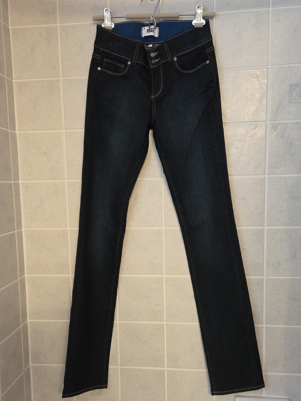 Paige Hidden Hills Straight In A Dark Indigo Stretch Denim. Waist 26